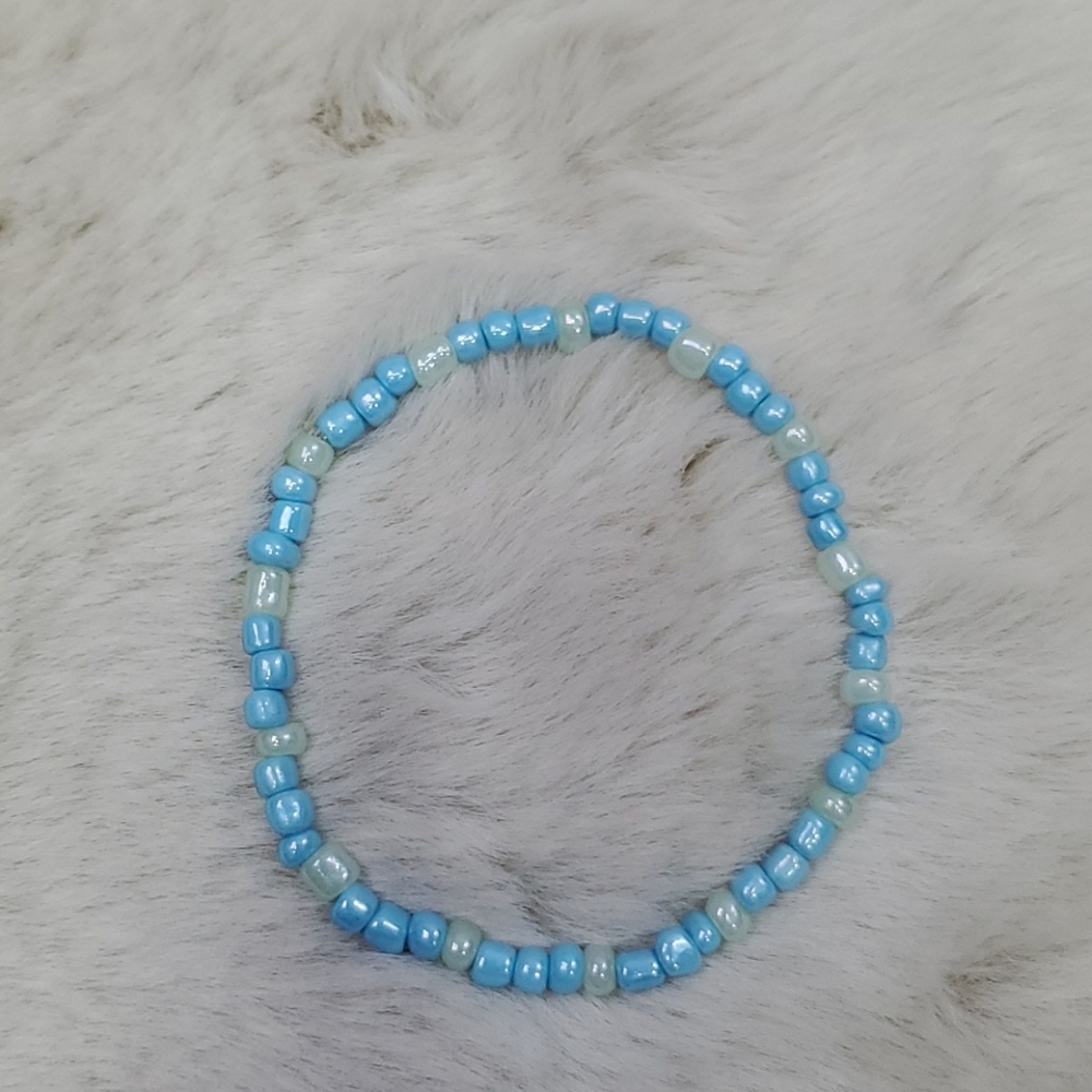 *NEW* Handmade  Stretchy Beaded Bracelet - Picture 4 of 7